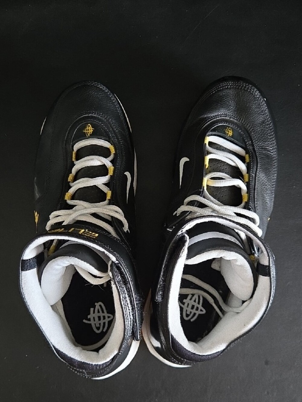 Rare Nike Air Max Elite Men’s High-Top Athletic Shoes - Black/White/Gold - Picture 4 of 10